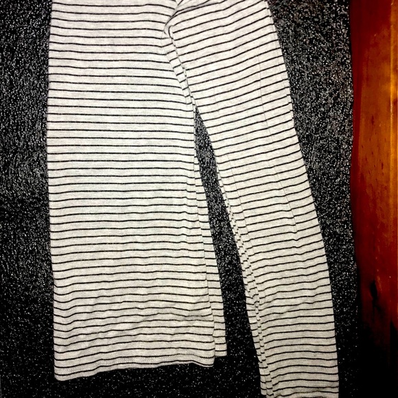 3/$15Stripped💐long sleeve - Picture 3 of 4